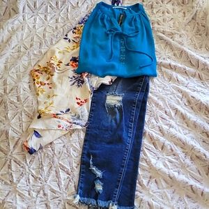 CELLO Distressed Mid Rise Jeans Size 3